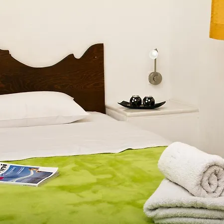 Birds - Including Car Hotel apartamentowy 3*